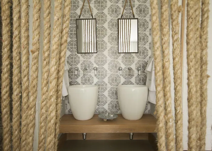 Aelia Wellness Retreat ホテル